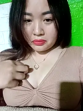 Bee-bgolden online show from 12/19/25, 02:24