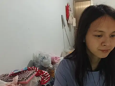 Snapshot of RebelAura chatting on 06/05/26, 11:16 RebelAura online show from 06/05/26, 11:16