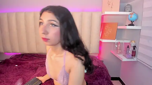 Isabella Crofts online show from 04/16/26, 03:07