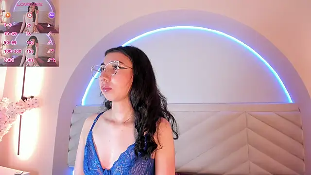 Isabella Crofts online show from 05/19/26, 03:02