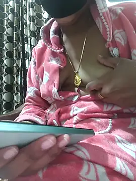 Snapshot of collagesonam chatting on 11/26/25, 11:00 collagesonam online show from 11/26/25, 11:00