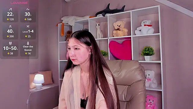 Snapshot of Ella_Burns chatting on 11/11/25, 09:42 Ella Burns online show from 11/11/25, 09:42