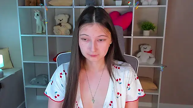 Snapshot of Ella_Burns chatting on 04/21/26, 02:37 Ella Burns online show from 04/21/26, 02:37