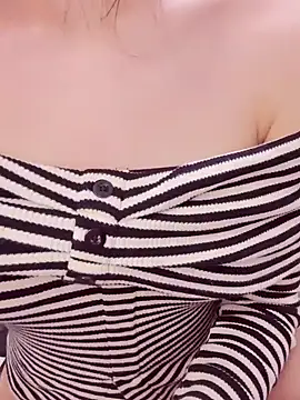 Snapshot of GirlNaughtyFull chatting on 12/04/25, 04:59 GirlNaughtyFull online show from 12/04/25, 04:59