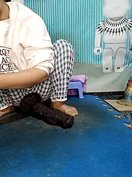 Snapshot of Beolalla chatting on 11/21/25, 05:50 Beolalla online show from 11/21/25, 05:50