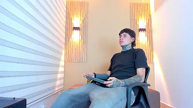 DANTE ARMSTRONG online show from 12/03/25, 03:47