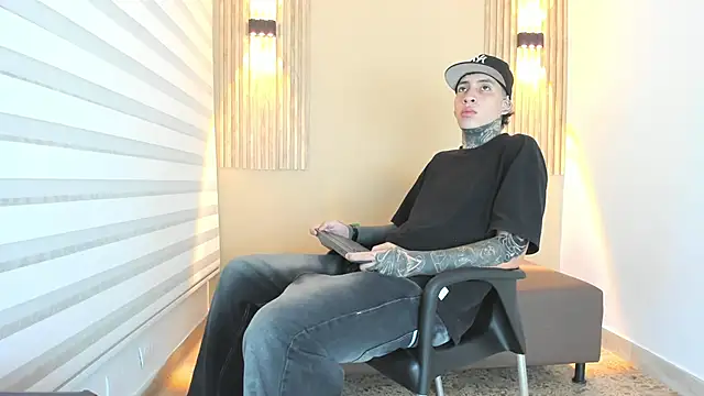 DANTE ARMSTRONG online show from 12/17/25, 03:45