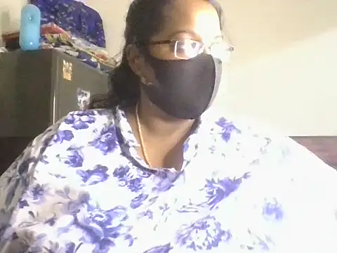 hootypriya online show from 07/23/26, 02:15