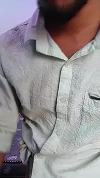 Snapshot of sageer097 chatting on 11/22/25, 05:06 sageer097 online show from 11/22/25, 05:06