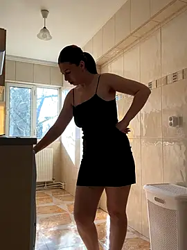 Snapshot of EdaQueen chatting on 11/24/25, 10:48 EdaQueen online show from 11/24/25, 10:48