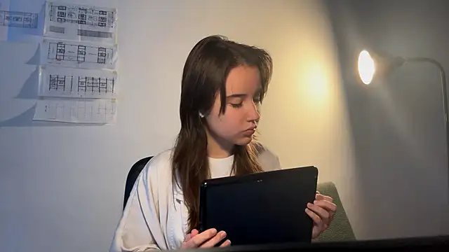 Snapshot of DonettaDuley chatting on 11/06/25, 02:29 DonettaDuley online show from 11/06/25, 02:29