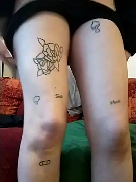 Leacouturierrr online show from 11/24/25, 03:23