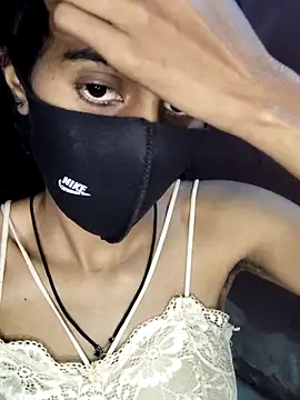 Snapshot of Thaper_Meera2 chatting on 02/20/26, 05:35 Thaper Meera2 online show from 02/20/26, 05:35