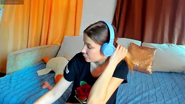 Snapshot of Eva_purrr_ chatting on 11/20/25, 08:47 Eva purrr online show from 11/20/25, 08:47