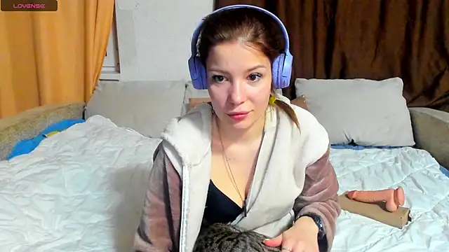 Eva purrr  online show from 03/15/26, 12:16