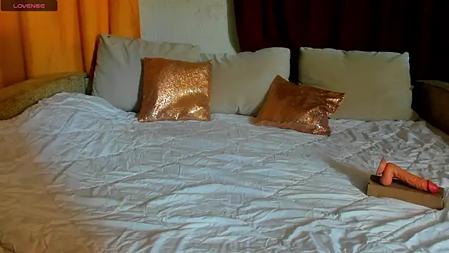 Eva purrr  online show from 04/07/26, 08:37