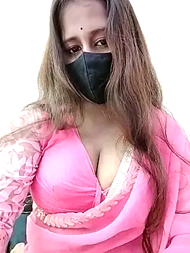 Snapshot of LoveLy-Soneya chatting on 11/18/25, 06:23 LoveLy-Soneya online show from 11/18/25, 06:23