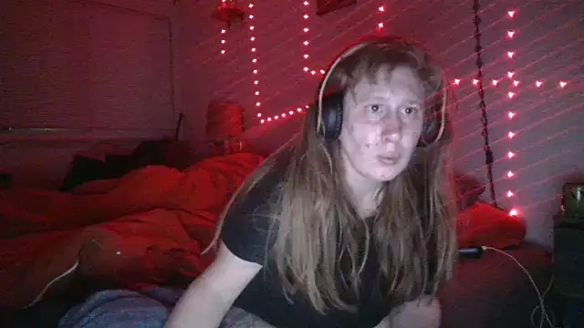 Redriddinghood8 online show from 02/04/26, 08:09