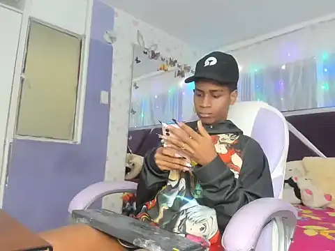 Snapshot of Santy_bigcock_01 chatting on 11/21/25, 03:11 Santy bigcock 01 online show from 11/21/25, 03:11