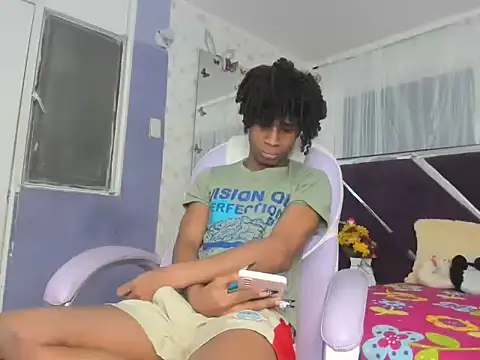 Snapshot of Santy_bigcock_01 chatting on 11/26/25, 12:17 Santy bigcock 01 online show from 11/26/25, 12:17