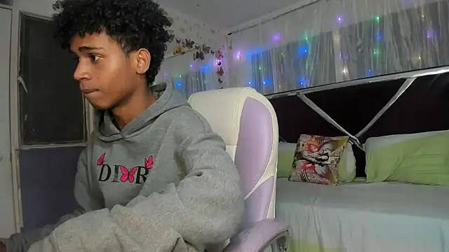 Santy bigcock 01 online show from 03/24/26, 11:48