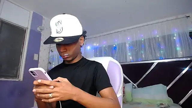 Santy bigcock 01 online show from 04/17/26, 12:08
