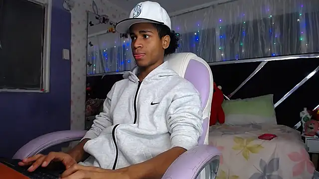 Santy bigcock 01 online show from 05/27/26, 01:19