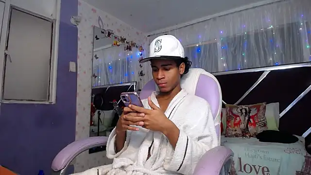 Santy bigcock 01 online show from 06/03/26, 03:39