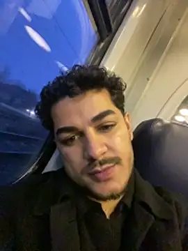 Snapshot of MorenoVelvet chatting on 12/20/25, 02:57 MorenoVelvet online show from 12/20/25, 02:57