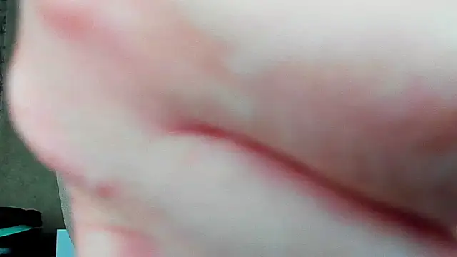 Snapshot of Tykita chatting on 12/17/25, 07:47 Tykita online show from 12/17/25, 07:47