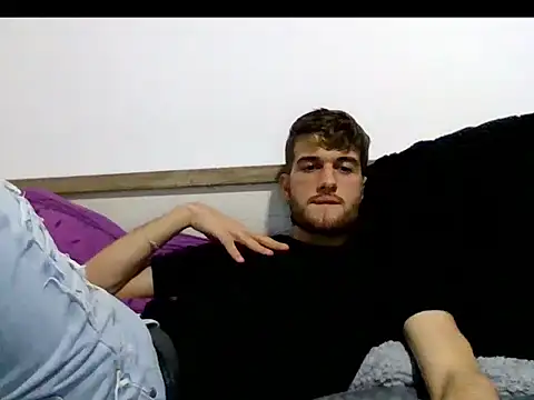 Snapshot of nikolasnik50 chatting on 11/04/25, 09:14 nikolasnik50 online show from 11/04/25, 09:14