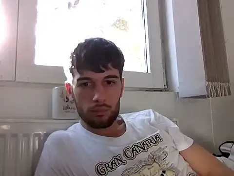 Snapshot of nikolasnik50 chatting on 12/18/25, 10:54 nikolasnik50 online show from 12/18/25, 10:54