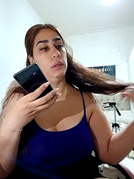 Snapshot of nahiarabiel33 chatting on 11/22/25, 01:21 nahiarabiel33 online show from 11/22/25, 01:21