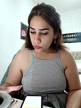 Snapshot of nahiarabiel33 chatting on 12/03/25, 02:48 nahiarabiel33 online show from 12/03/25, 02:48