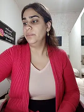 nahiarabiel33 online show from 04/08/26, 05:24