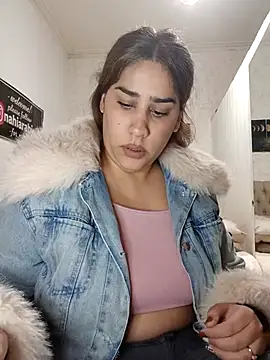 nahiarabiel33 online show from 05/28/26, 04:04
