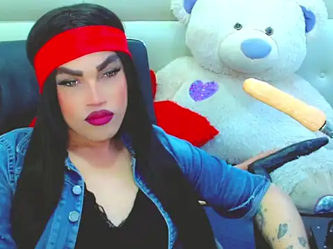 Snapshot of NharaBigCock chatting on 02/06/26, 05:05 NharaBigCock online show from 02/06/26, 05:05