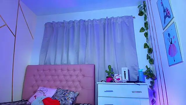 Snapshot of Lulu_swarts chatting on 04/20/26, 02:14 Lulu swarts online show from 04/20/26, 02:14