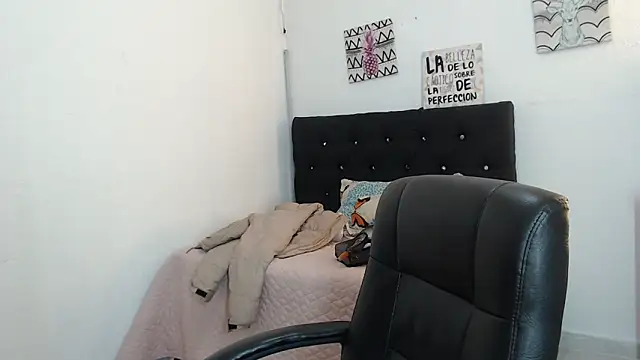 lyam ebony  online show from 02/20/26, 08:20