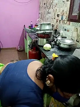 Snapshot of savithasree chatting on 12/19/25, 04:36 savithasree online show from 12/19/25, 04:36