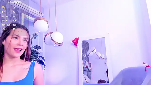 Snapshot of SaraAlvarezx chatting on 12/13/25, 07:53 SaraAlvarezx online show from 12/13/25, 07:53