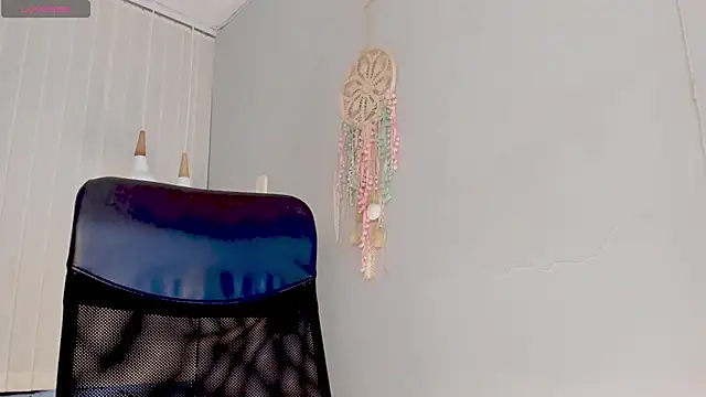 Emi Rosee online show from 01/08/26, 12:29