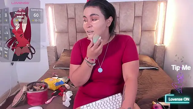 Snapshot of Ashlye_rose0 chatting on 11/20/25, 11:54 Ashlye rose0 online show from 11/20/25, 11:54