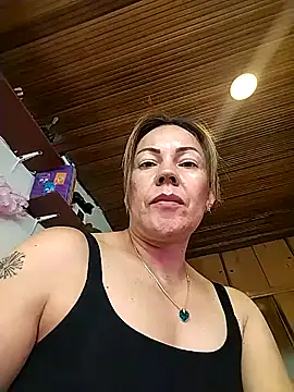 Snapshot of salomehill1 chatting on 12/14/25, 07:07 salomehill1 online show from 12/14/25, 07:07