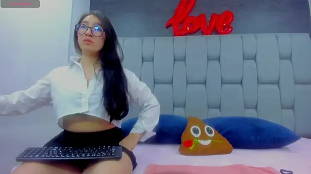 Snapshot of Mia_Horney chatting on 11/29/25, 01:36 Mia Horney online show from 11/29/25, 01:36