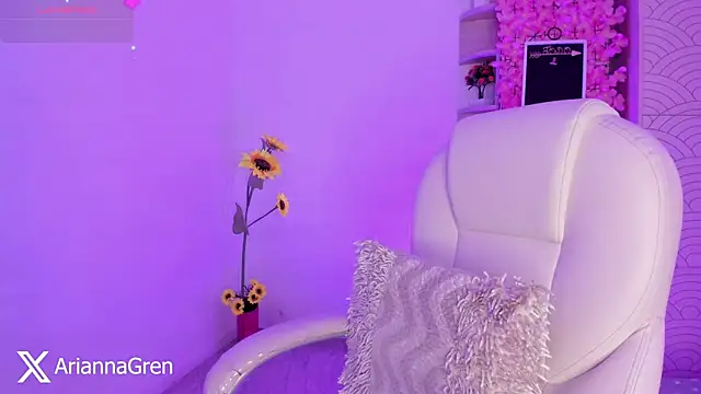Arianna Gren18 online show from 02/04/26, 01:39