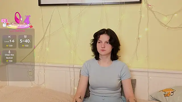 Snapshot of LatinaHuguenin chatting on 11/29/25, 07:22 LatinaHuguenin online show from 11/29/25, 07:22