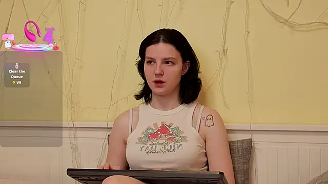 Snapshot of LatinaHuguenin chatting on 12/02/25, 07:03 LatinaHuguenin online show from 12/02/25, 07:03