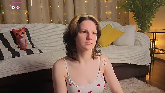 LatinaHuguenin online show from 02/02/26, 07:18