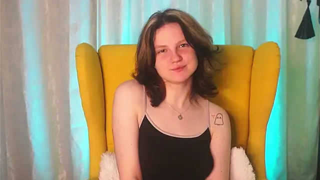 LatinaHuguenin online show from 03/08/26, 07:06